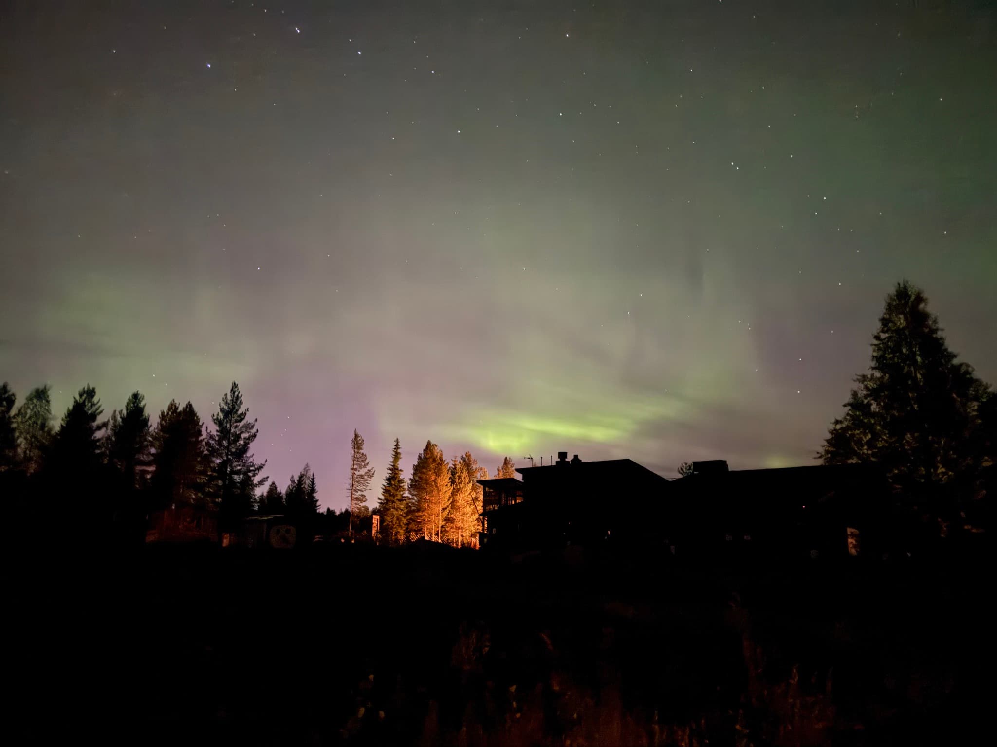 Northern lights photographed by roto6 in Napapiiri Rovaniemi