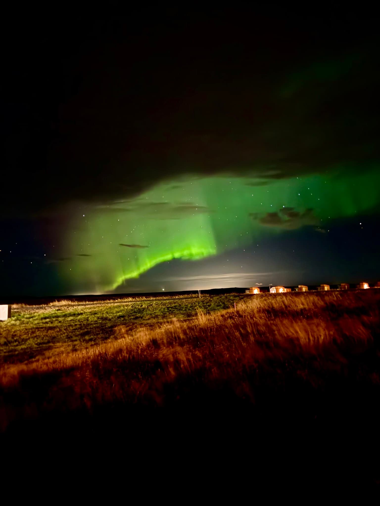 Northern lights photographed by Yen Chong in Hella