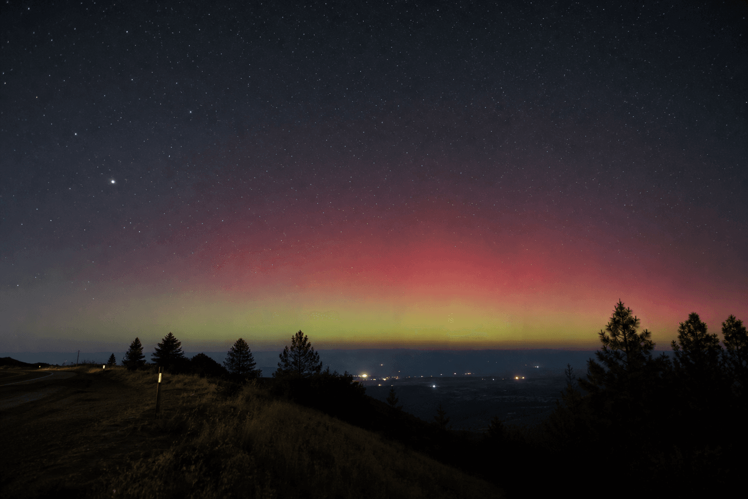 Cover Image for Can You See the Northern Lights in California?